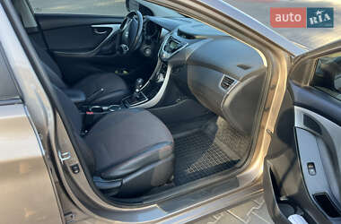 Седан Hyundai Elantra 2011 в 