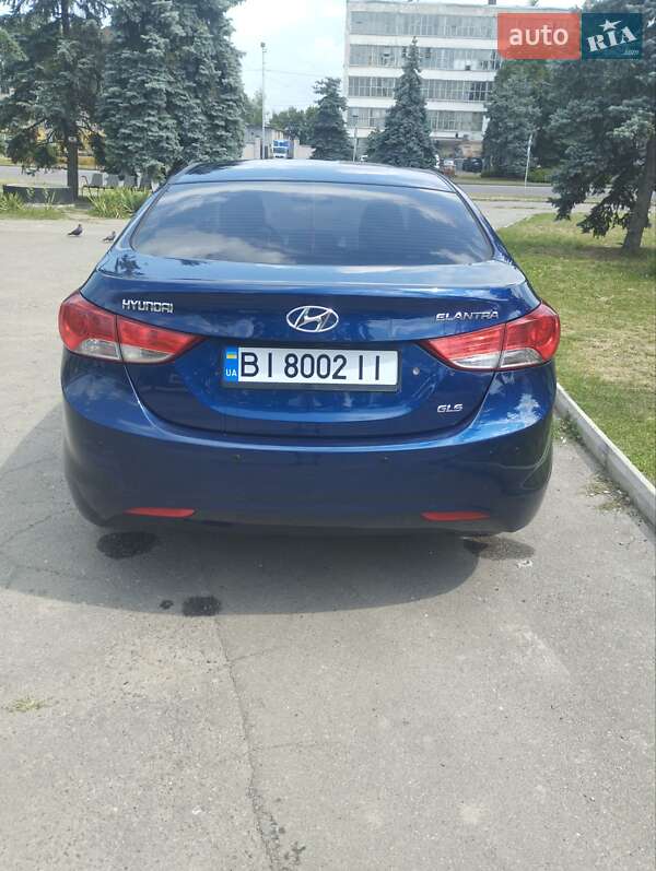 Седан Hyundai Elantra 2011 в Лубнах