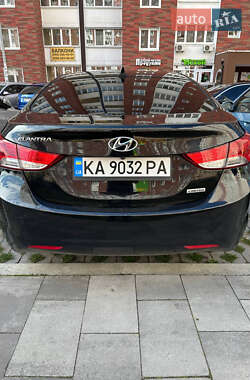 Седан Hyundai Elantra 2012 в Києві