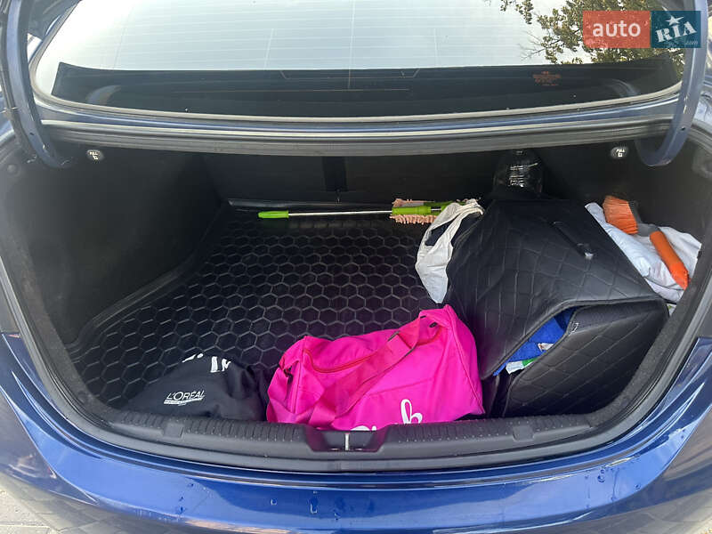 Седан Hyundai Elantra 2012 в Хмельницком