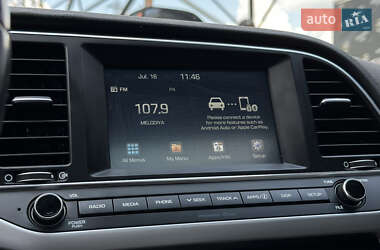 Седан Hyundai Elantra 2017 в 