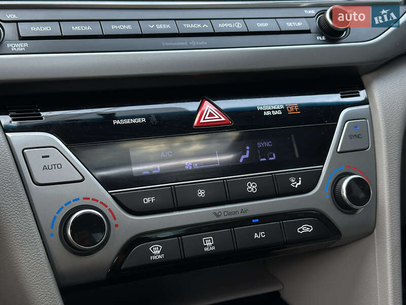 Седан Hyundai Elantra 2017 в Харкові
