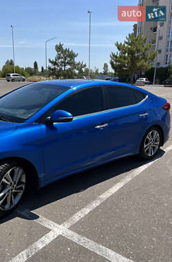 Седан Hyundai Elantra 2016 в 