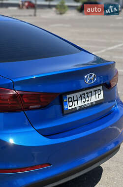 Седан Hyundai Elantra 2016 в 