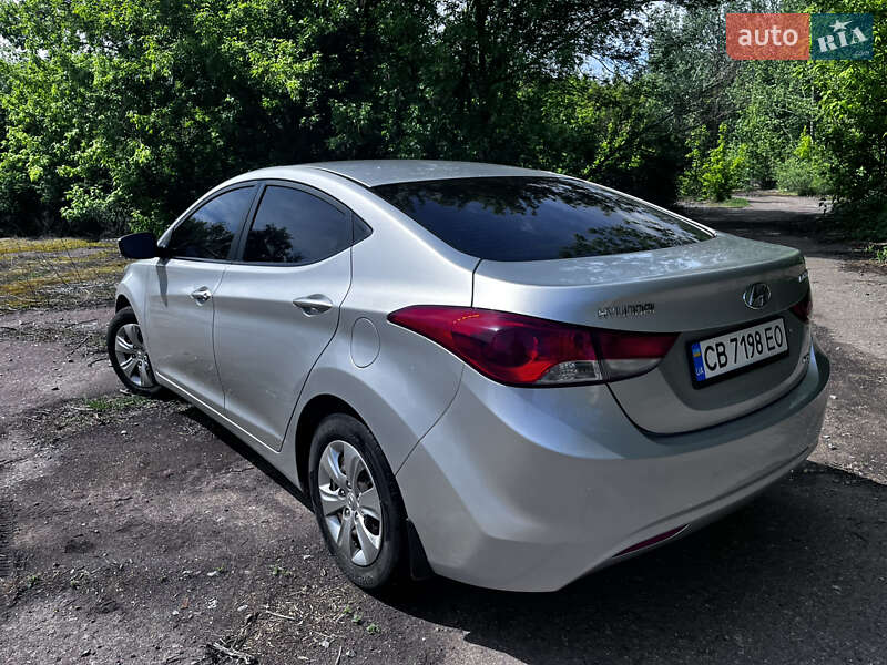 Седан Hyundai Elantra 2013 в Прилуках