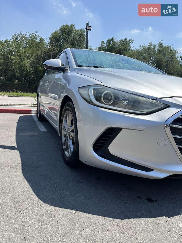 Седан Hyundai Elantra 2017 в Запорожье