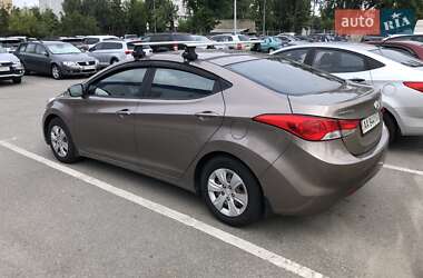 Седан Hyundai Elantra 2011 в Києві