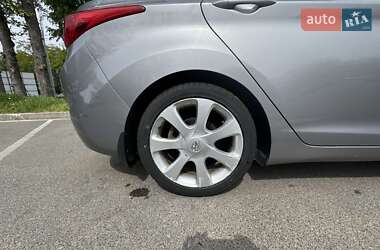 Седан Hyundai Elantra 2012 в 