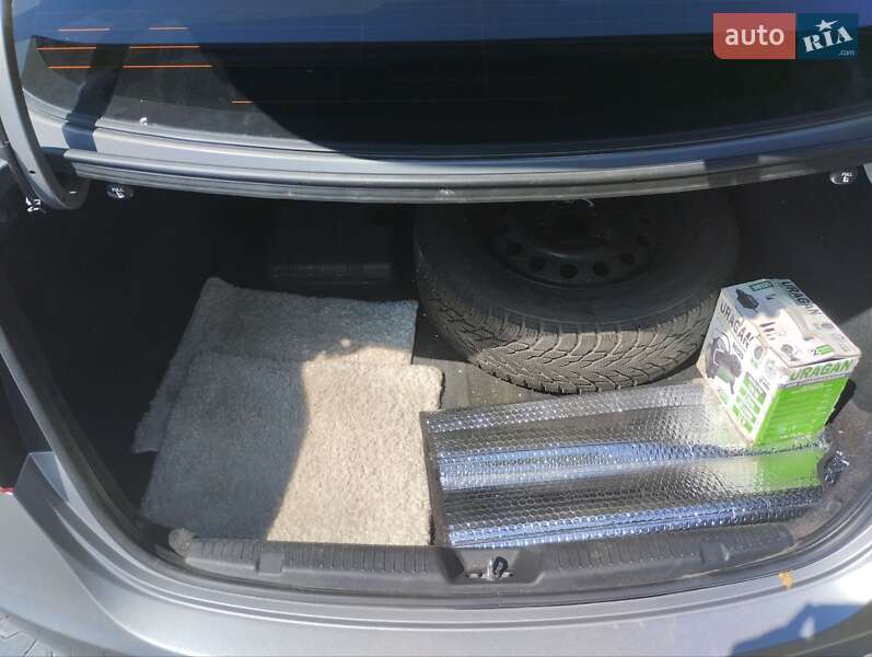 Седан Hyundai Elantra 2012 в Вінниці