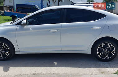 Седан Hyundai Elantra 2017 в 