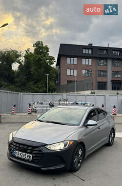 Седан Hyundai Elantra 2017 в Киеве