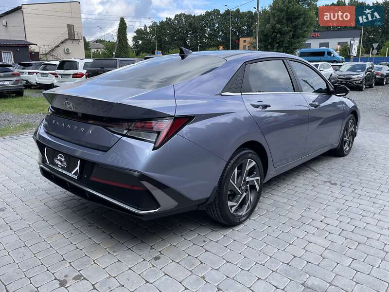 Седан Hyundai Elantra 2024 в Виннице