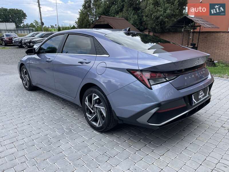 Седан Hyundai Elantra 2024 в Виннице