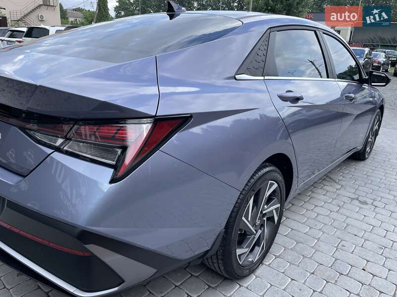 Седан Hyundai Elantra 2024 в Виннице