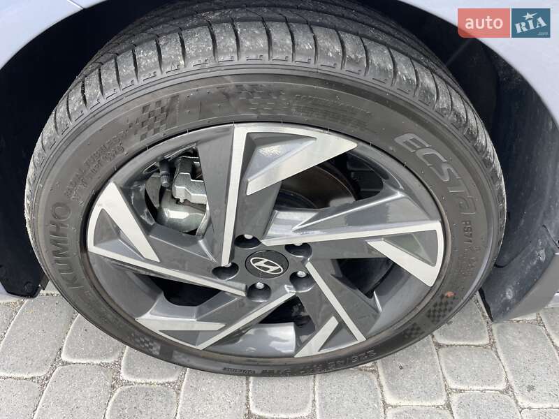 Седан Hyundai Elantra 2024 в Виннице