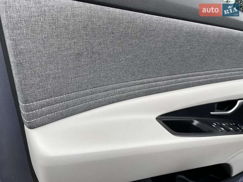 Седан Hyundai Elantra 2024 в Виннице