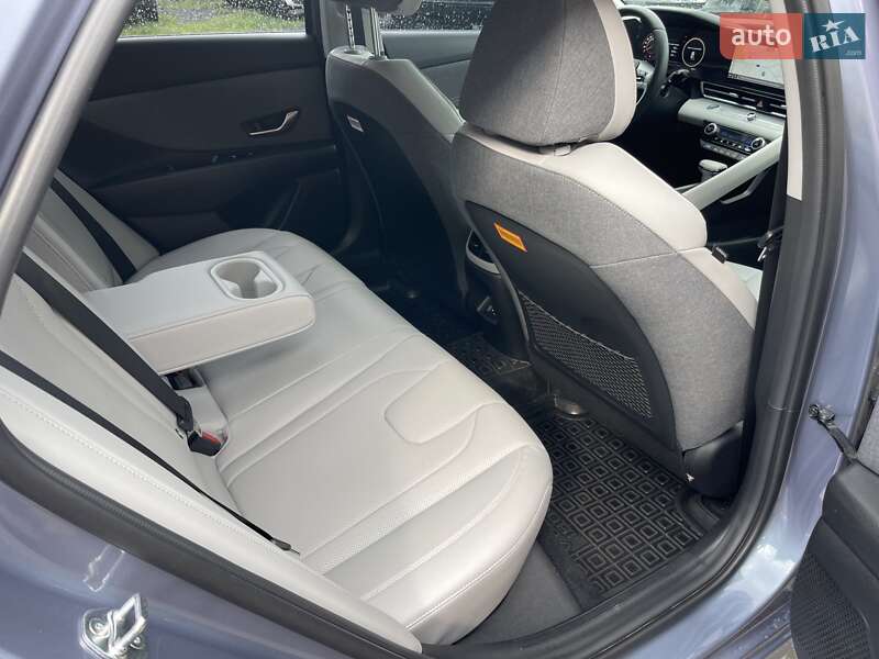 Седан Hyundai Elantra 2024 в Виннице