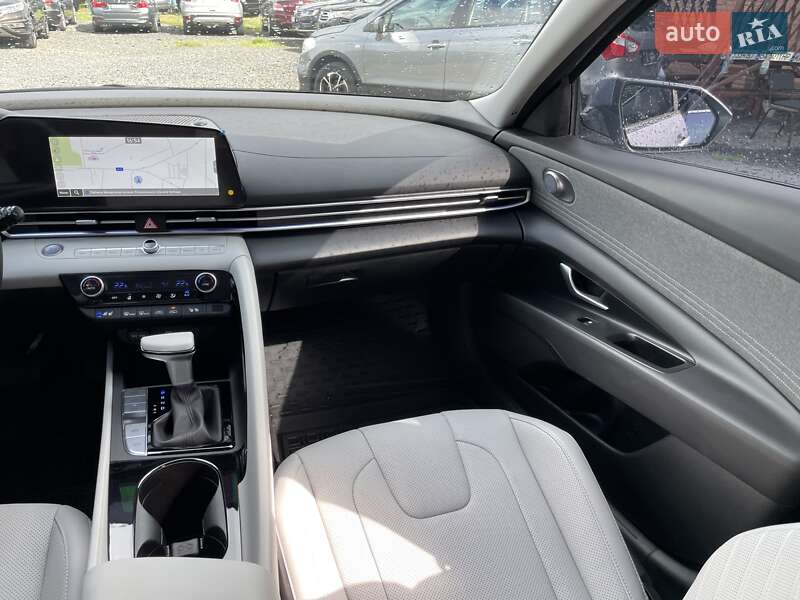 Седан Hyundai Elantra 2024 в Виннице