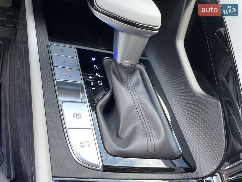Седан Hyundai Elantra 2024 в Виннице