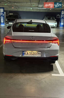Седан Hyundai Elantra 2020 в 