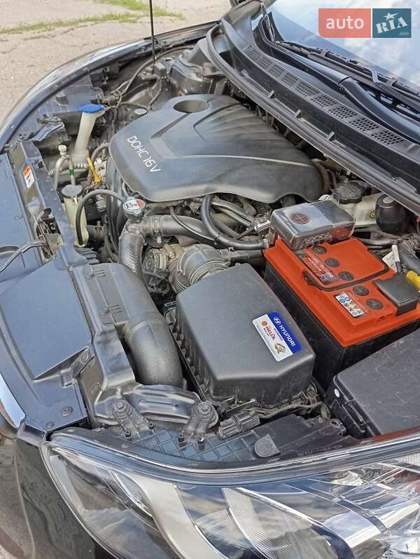 Седан Hyundai Elantra 2012 в Кременчуге