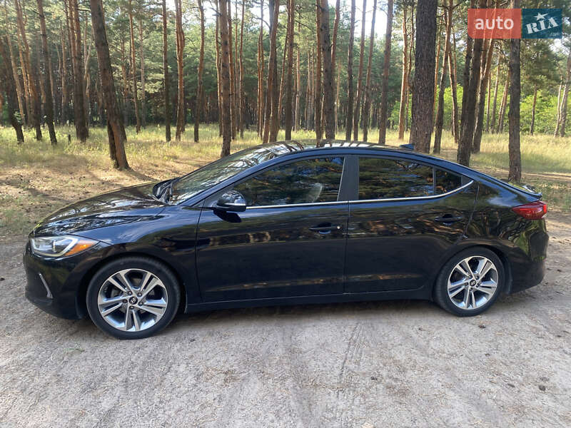 Седан Hyundai Elantra 2017 в Каменском