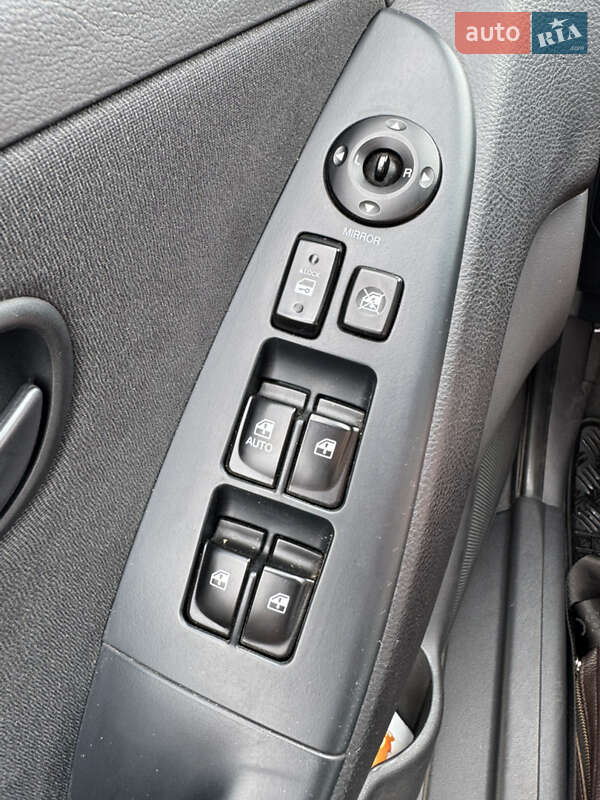 Седан Hyundai Elantra 2008 в Киеве