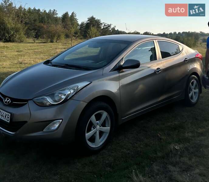 Hyundai Elantra 2012