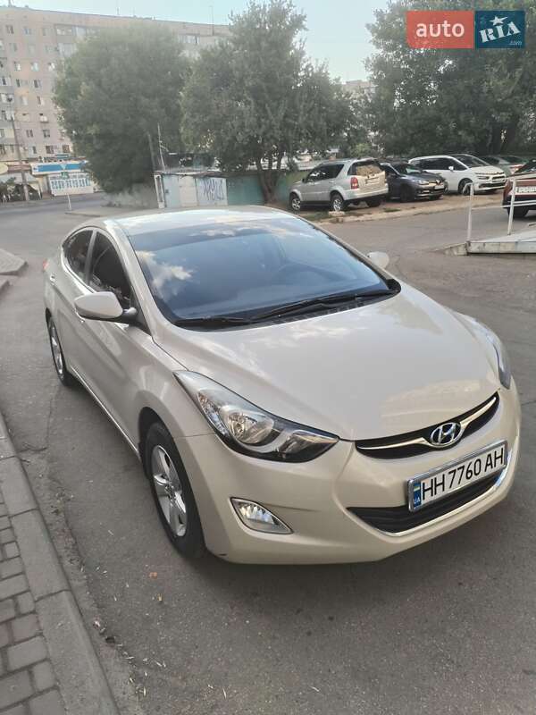 Седан Hyundai Elantra 2012 в Одессе