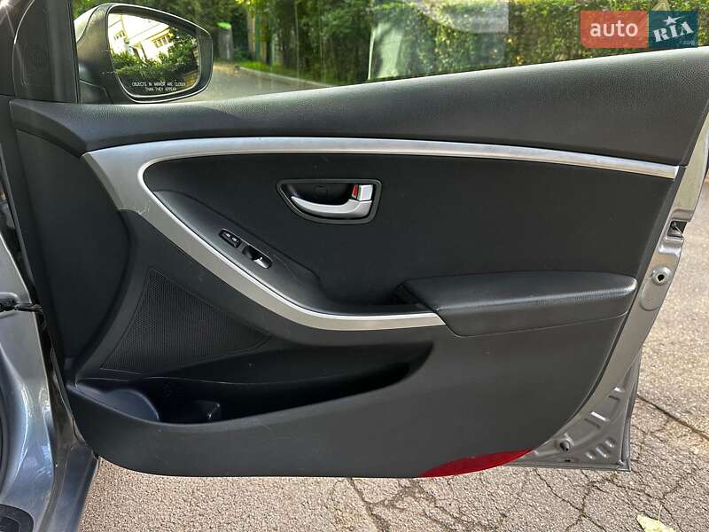 Хэтчбек Hyundai Elantra 2014 в Киеве
