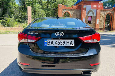 Седан Hyundai Elantra 2014 в 