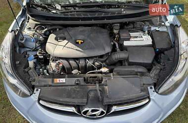 Седан Hyundai Elantra 2013 в 