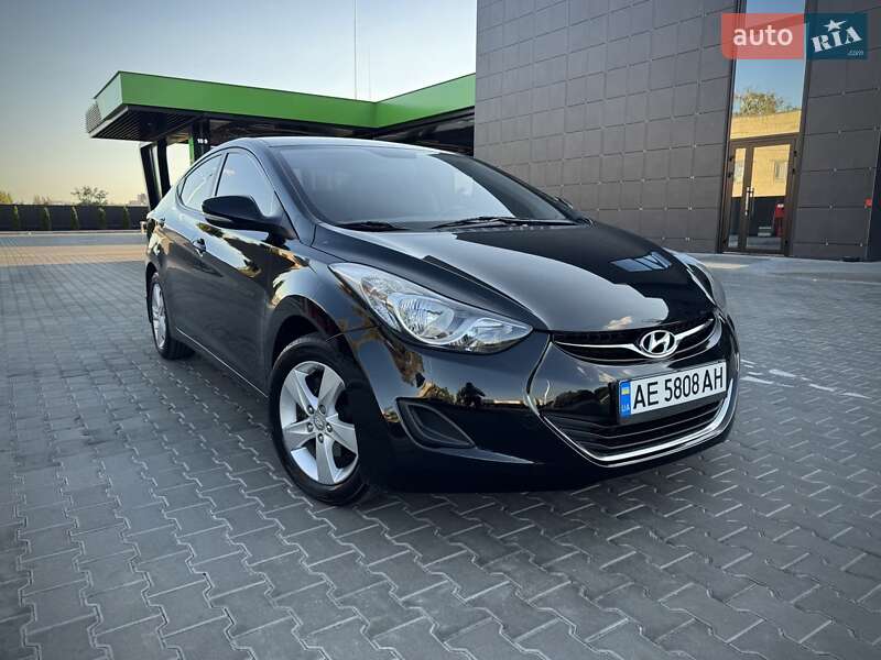 Hyundai Elantra 2012