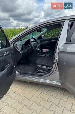 Седан Hyundai Elantra 2020 в 
