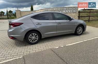Седан Hyundai Elantra 2020 в 