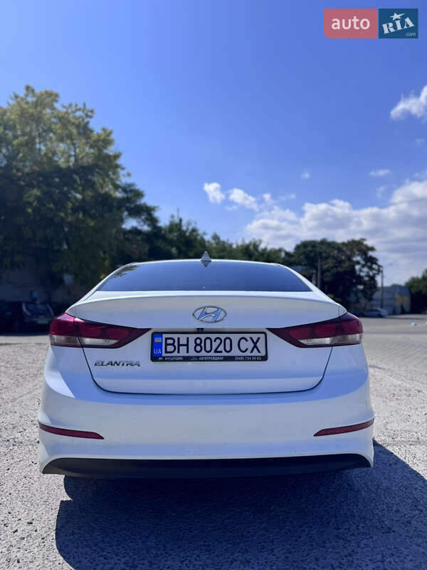 Седан Hyundai Elantra 2016 в Одесі