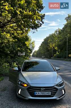 Седан Hyundai Elantra 2017 в Вышгороде