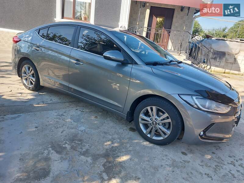 Hyundai Elantra 2016