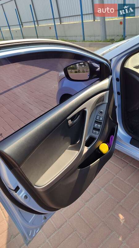 Седан Hyundai Elantra 2013 в Полтаве