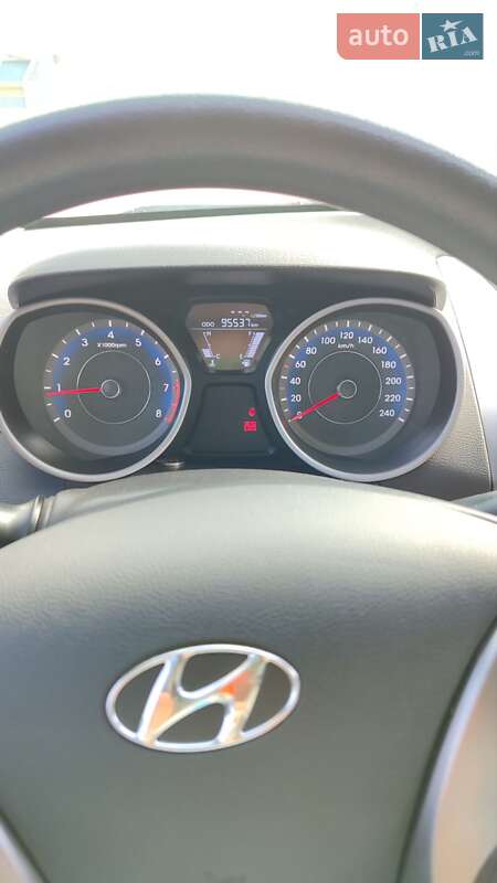Седан Hyundai Elantra 2013 в Полтаве