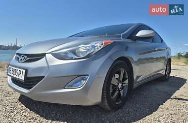 Седан Hyundai Elantra 2013 в 
