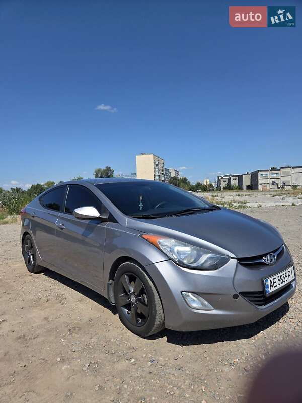 Седан Hyundai Elantra 2013 в Днепре