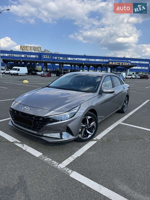 Hyundai Elantra 2021