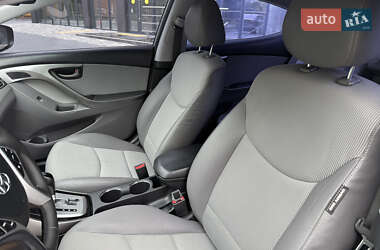 Седан Hyundai Elantra 2012 в 