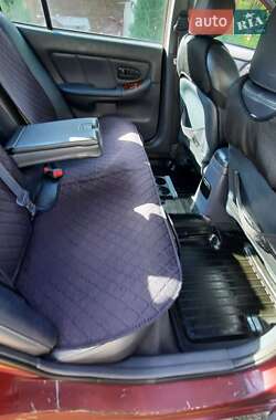 Седан Hyundai Elantra 2002 в 