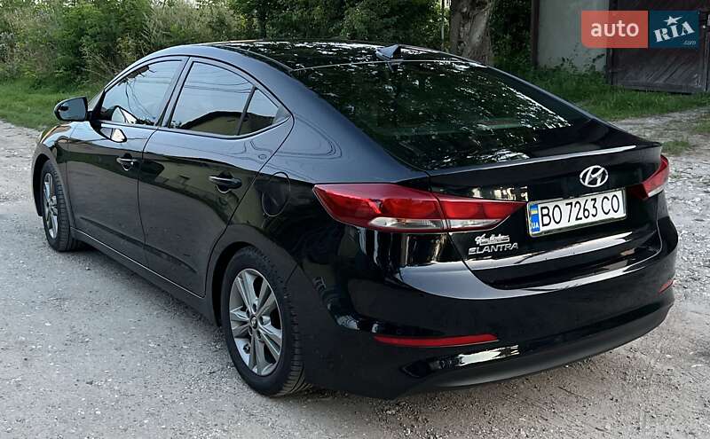 Седан Hyundai Elantra 2016 в Тернополе