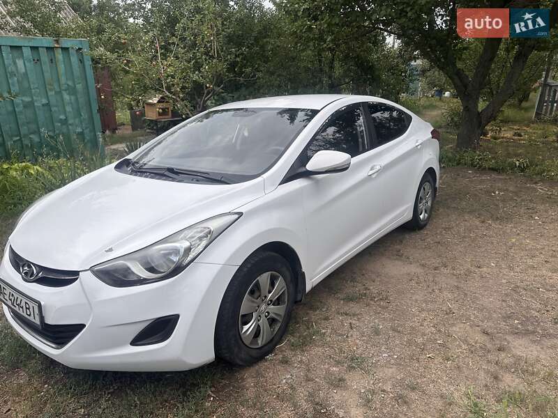 Седан Hyundai Elantra 2013 в Днепре