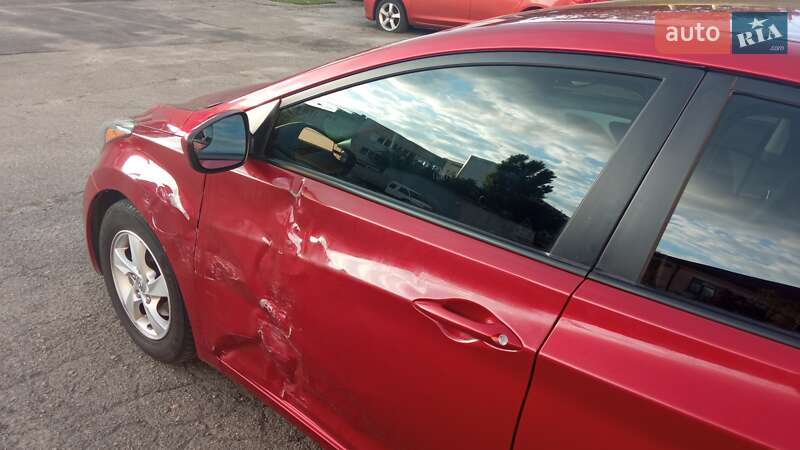 Седан Hyundai Elantra 2015 в Києві