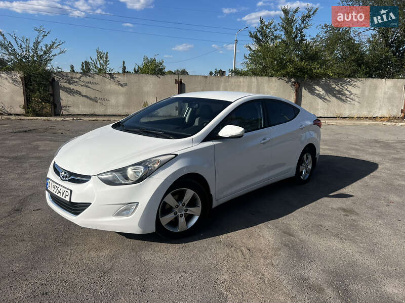 Hyundai Elantra 2012