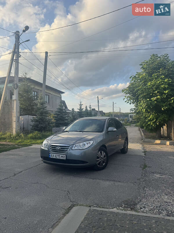 Седан Hyundai Elantra 2010 в Харькове
